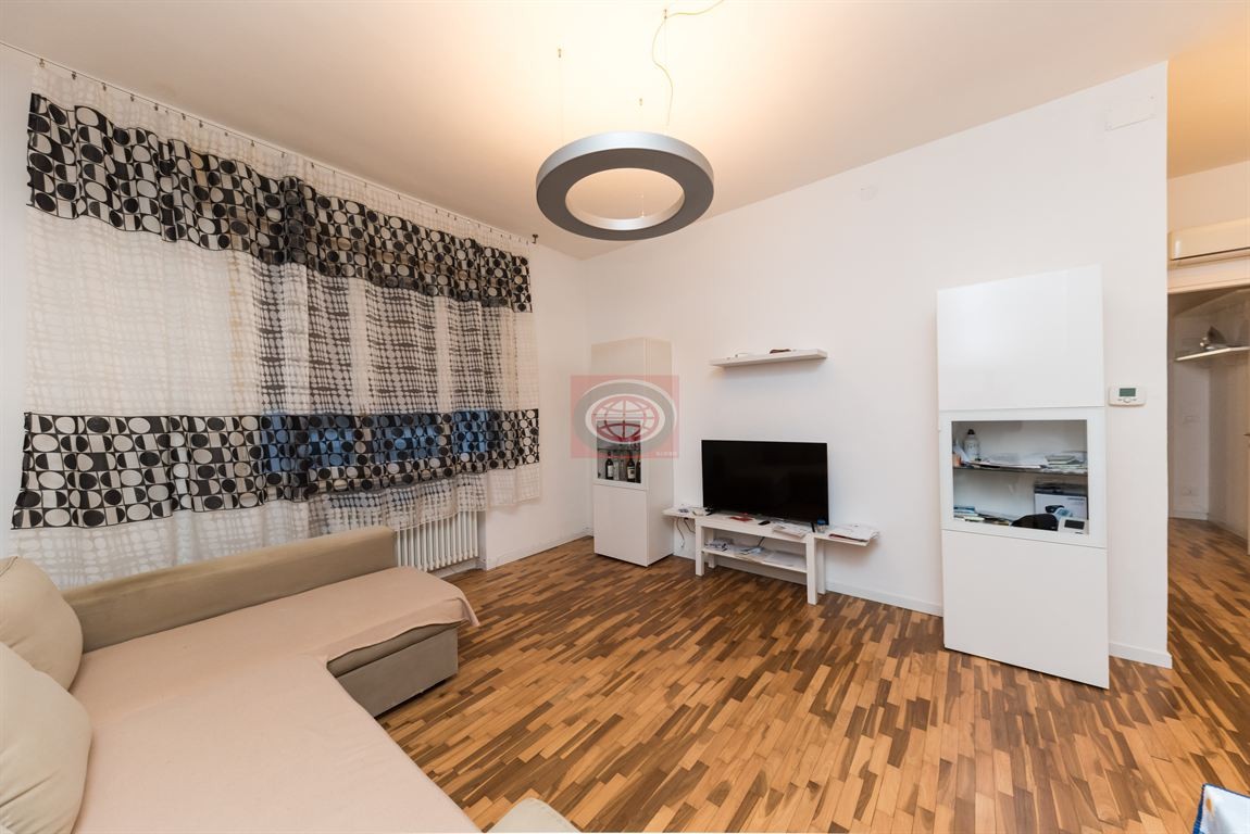 appartamento ristrutturato con due camere in centro città