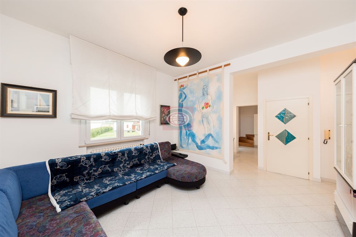 VILLA CASONE: Porzione di BIFAMILIARE  FINEMENTE RISTRUTTURATA