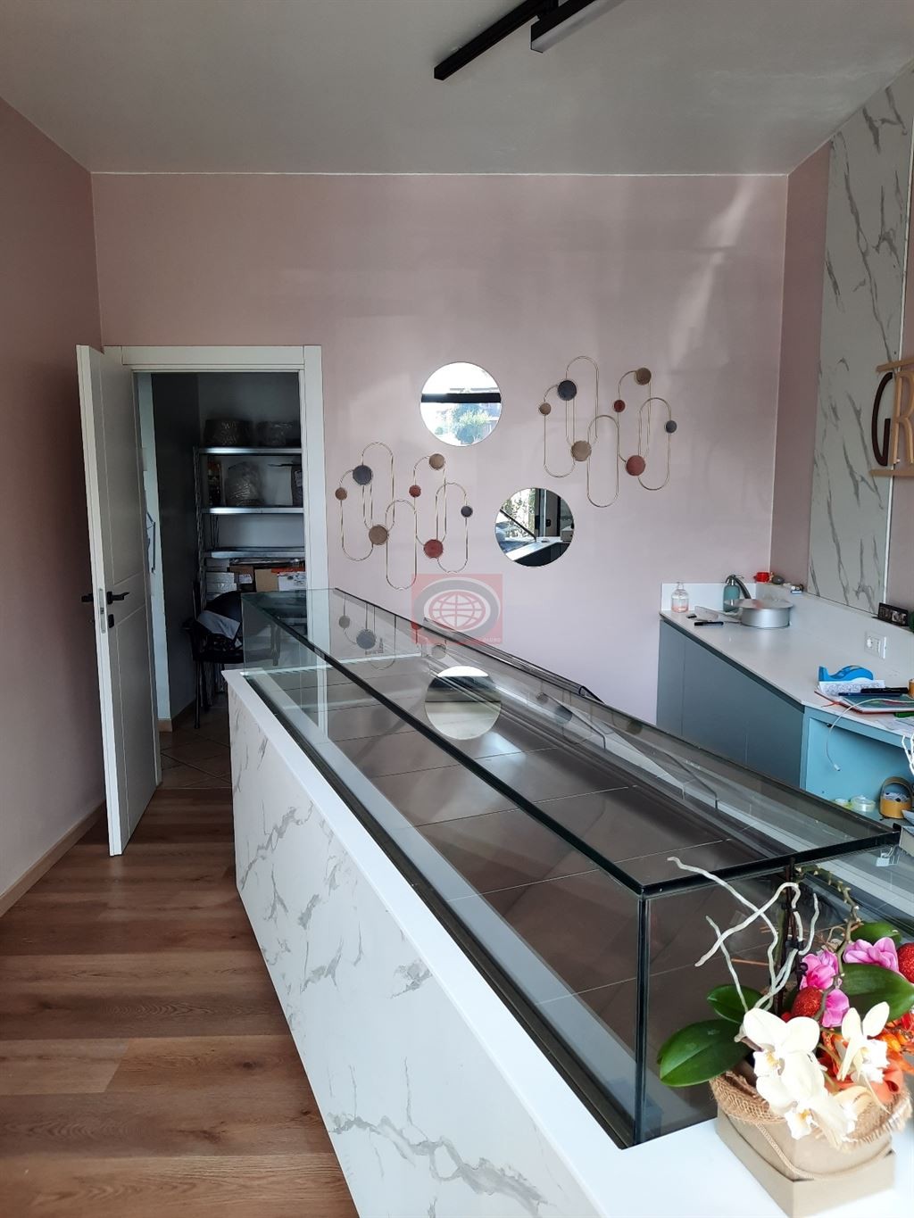 Attività di Pasticceria con laboratorio finito e nuovo.