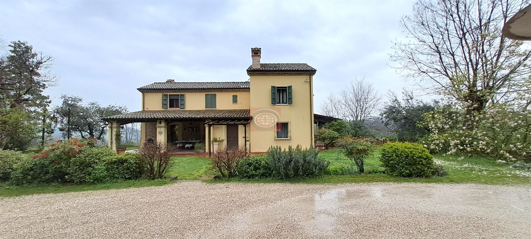 Prime colline di Cesena villa in ottime condizioni.
