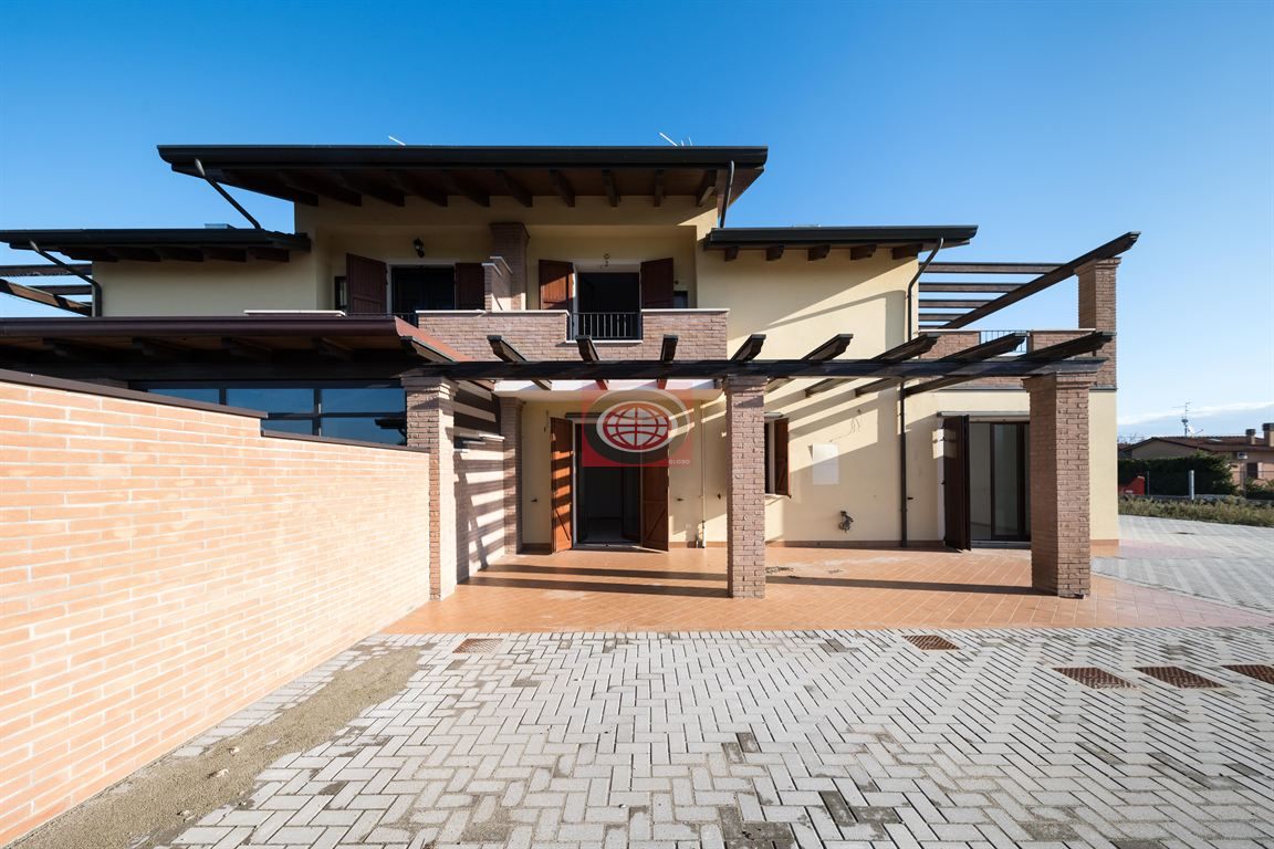 CESENA - PIOPPA (BTC43a): Vendita di una porzione di bifamiliare a Cesena, con quattro camere da letto, tre bagni, cucina abitabile, giardino, balcone e terrazzo