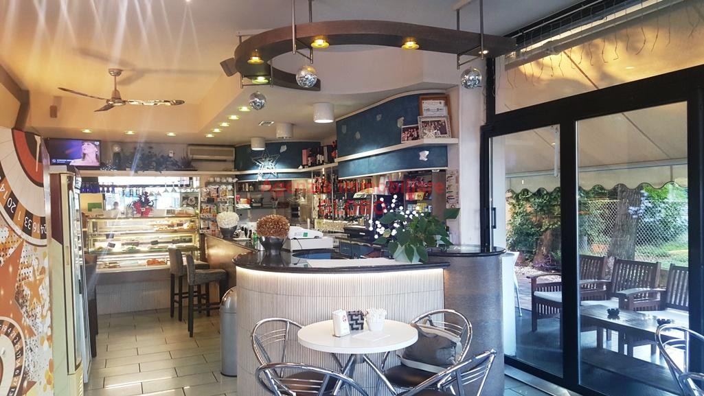 Cedesi attività di Bar e piccola ristorazione, attivita' trentennale